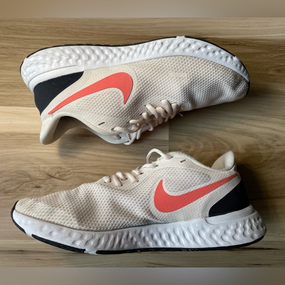 Nike Revolution 5 'Barely Rose women